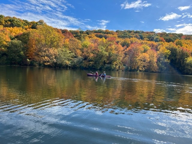 Fall Boat Rentals on Allamuchy Pond